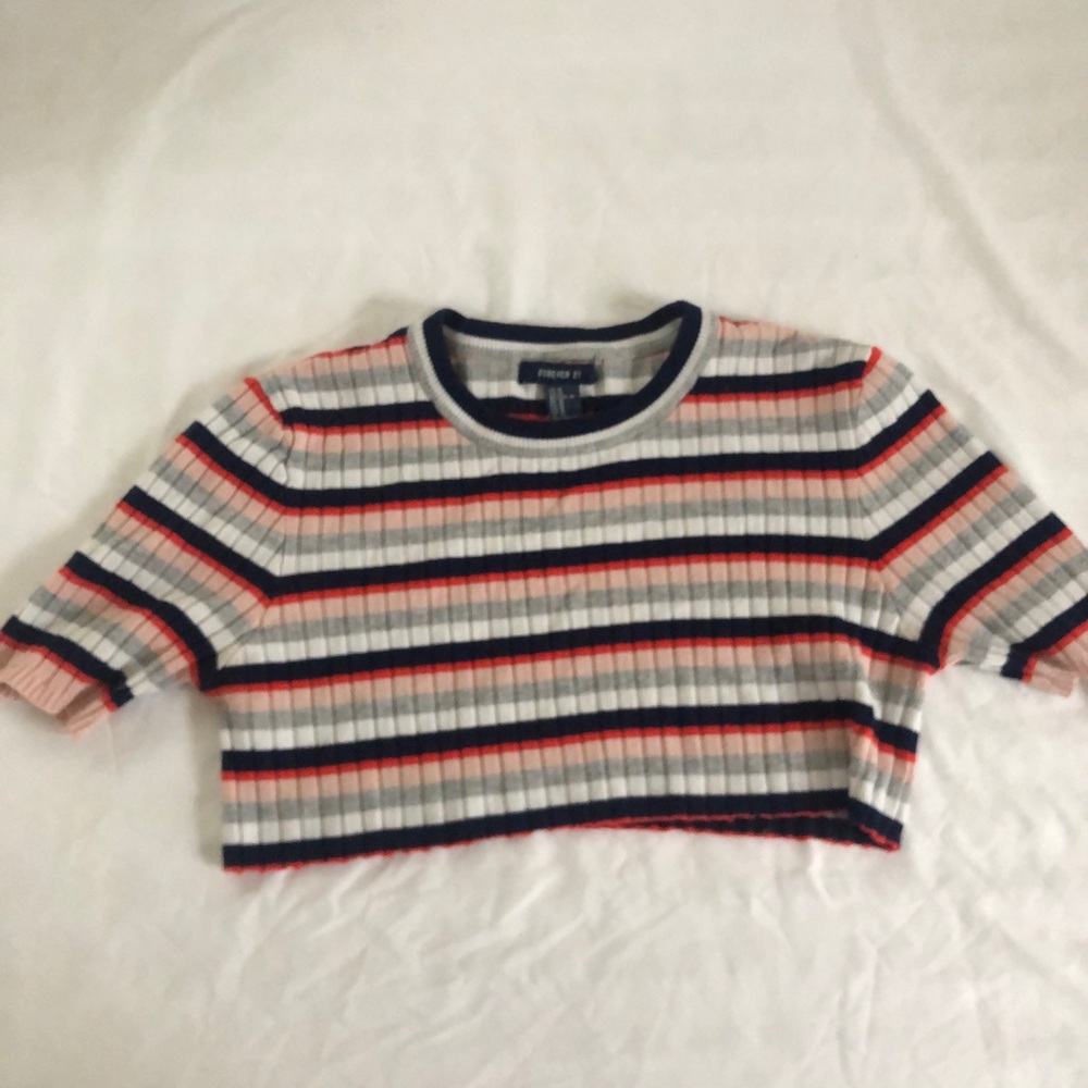 Stripped cropped shirt